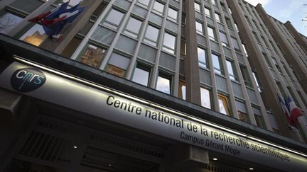 Le siège du Centre national de la recherche scientifique (CNRS) à Paris. (JOEL SAGET / AFP)