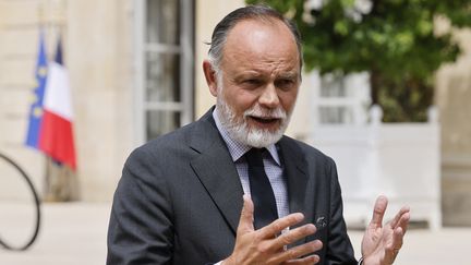 L'ancien Premier ministre et maire&nbsp;Horizons du Havre, Edouard Philippe, s'adresse aux médias au palais présidentiel de l'Elysée à Paris, le 22 juin 2022. (LUDOVIC MARIN / AFP)