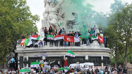 &nbsp; (Plusieurs milliers de manifestants se sont rassemblés en soutien aux migrants place de la République à Paris, ainsi qu'à Nantes et Toulouse. © Nathanaël Charbonnier)