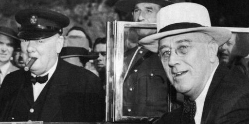 Le président des Etats-Unis Franklin Delano Roosevelt et le Premier ministre britannique Winston Churchill à Québec en 1944.  (AFP - Photo 12 - Ann Roman Picture Library )