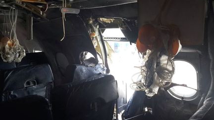 L'avion somalien après l'explosion, le 2 février 2016. (STRINGER / ANADOLU AGENCY / AFP)