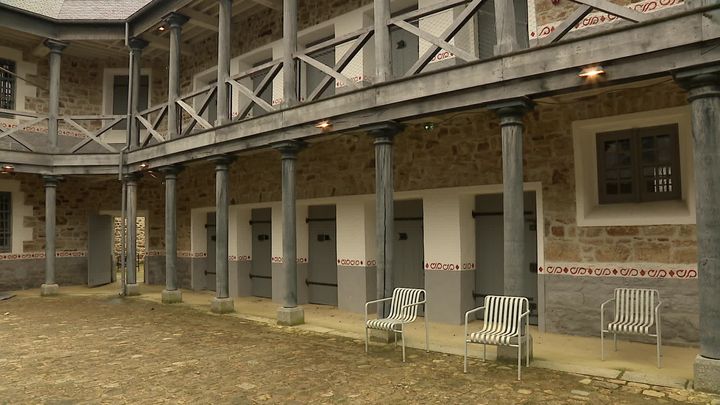 L'ancienne prison de Guigamp transformée en centre d'art. (J. Piron / France Télévisions)