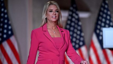 Donald Trump choisit la juriste Pam Bondi pour le ministère de la Justice après le retrait de Matt Gaetz