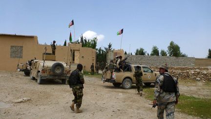 Des soldats afghans&nbsp;dans la province de&nbsp;Nangarhar, dans l'est de l'Afghanistan, le 8 août 2016.&nbsp; (ZABIHULLAH GHAZI / ANADOLU AGENCY / AFP)