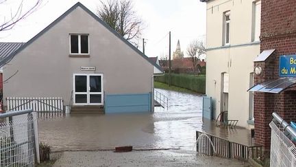 Tempête Gérard : dans le Pas-de-Calais, la Hem sort de son lit et entraîne d'importantes inondations (FRANCE 2)