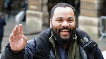 L'humoriste Dieudonn&eacute; au palais de justice de Paris, le 3 f&eacute;vrier 2011. (BERTRAND GUAY / AFP)