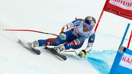 Lindsey Vonn lors d'une descente en janvier 2018. (RUBEN SPRICH / AFP)