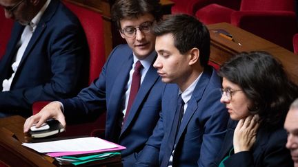 Sacha Houlié et Pierre Person à l'Assemble, le 9 octobre 2018. (CHRISTOPHE MORIN / MAXPPP)