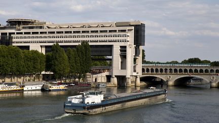 Economie : le gouvernement élargit le fonds de solidarité