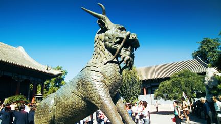 Une statue de qilin, au palais d'&eacute;t&eacute; de P&eacute;kin (Chine). (TAO IMAGES / GETTY IMAGES)