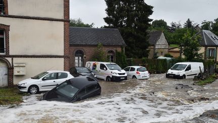 Inondations à Breteuil-sur-Iton dans l'Eure, le 5 juin 2018. (JEAN-FRANCOIS MONIER / AFP)