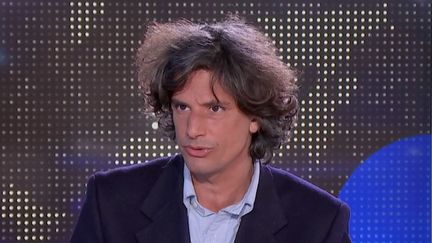 Arrestation d’anciens membres des Brigades rouges : « une grande journée » pour l’Italie et la France selon le journaliste Paolo Levi