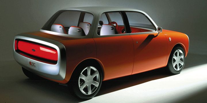 Ford 021C, le prototype de voiture dessiné par Marc Newson pour Ford en 1999.
 (http://www.marc-newson.com/)