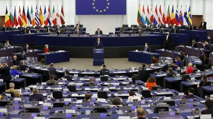 Le Premier ministre polonais Mateusz Morawiecki prononce un discours au Parlement européen à Strasbourg, le 19 octobre 2021. (RONALD WITTEK / POOL / AFP)