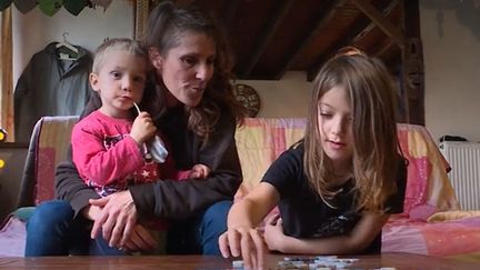 Installée dans la Creuse avec ses enfants,&nbsp;cette mère de famille trouve la décision du chef de l'Etat injuste. (France 3 Limousin)