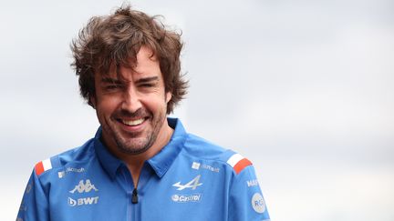 L'Espagnol Fernando Alonso, sous les couleurs d'Alpine, le 31 juillet 2022 lors du Grand Prix de Budapest (Hongrie). (JAKUB PORZYCKI / NURPHOTO / AFP)