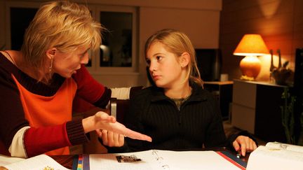 &nbsp; (Les devoirs à la maison pour les écoliers sont-ils interdits ? © Maxppp)