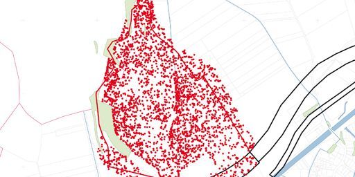 Carte d'une zone de 80 ha, dans la région d'Allaines (Somme) dans laquelle les appareils de détection ont repéré quelque 3500 «anomalies» magnétiques correspondant à des pièces comme des obus. Les points rouges correspondent auxdites «anomalies»...  (INRAP)