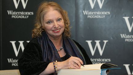 L'écrivaine anglaise Hilary Mandel, lors d'une signature de son livre "The Mirror &amp; The Light", le 4 mars 2020 à Londres (Grande-Bretagne). (ISABEL INFANTES / AFP)