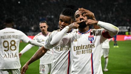 Alexandre Lacazette célèbre son but face à Marseille au Groupama Stadium, le 4 février 2024. (OLIVIER CHASSIGNOLE / AFP)