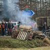 Des agriculteurs manifestent en coupant l'accès à A64 à Tarbes (Hautes-Pyrénées), en direction de Toulouse (Haute-Garonne), le dimanche 21 janvier 2023. (QUENTIN TOP / HANS LUCAS)