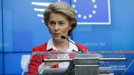 La présidente de la Commission européenne,&nbsp;Ursula von der Leyen, donne une conférence de presse, le 17 mars 2020 à Bruxelles. (ARIS OIKONOMOU / AFP)