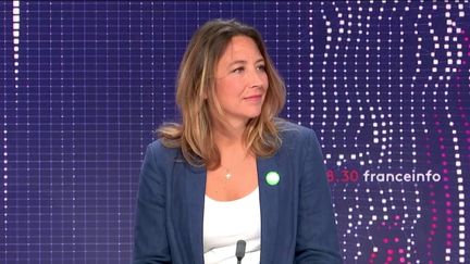 Sandra Regol,&nbsp;secrétaire nationale adjointe d'Europe Ecologie-Les Verts (EELV) invitée de franceinfo samedi 27 novembre 2021. (CAPTURE D'ECRAN FRANCEINFO)