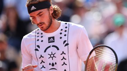 Le Grec Stefanos Tsitsipas au troisième tour de Roland-Garros, samedi 28 mai à Paris.&nbsp; (THOMAS SAMSON / AFP)