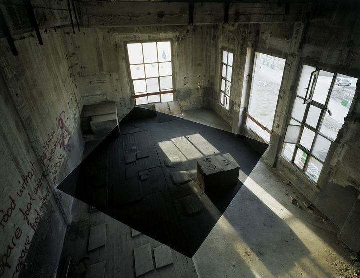 Georges ROUSSE, Grands Moulins de Paris, 2005, tirage  Lambda, 125 x 160 cm, 
 (Courtesy Collection Société  Générale © ADAGP, Paris 2014 )