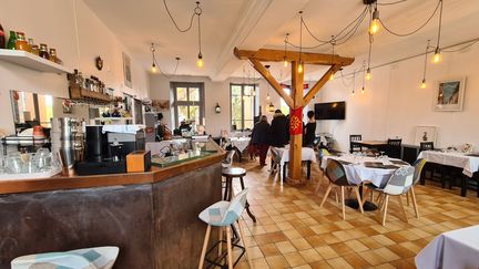 &nbsp;Salle de Restaurant&nbsp;"Le Canard dans le Bocage" à Egriselles-le-Bocage (Yonne). Photo d'illustration. (KARINE DECALF / RADIO FRANCE)