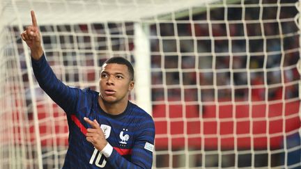 Kylian Mbappé après son but inscrit face à l'Autriche à Vienne, le 10 juin (JOE KLAMAR / AFP)