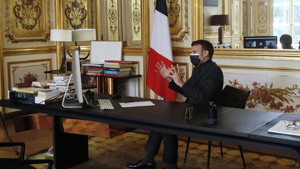 Emmanuel Macron à l'Elysée, le 6 avril 2021 (photo d'illustration). (CHRISTOPHE ENA / POOL)