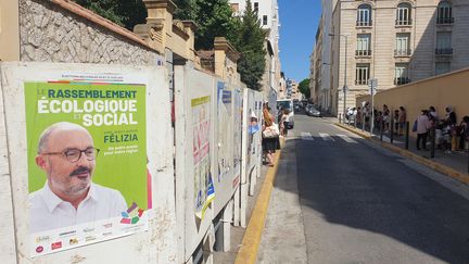 La rue Friedland, le 22 juin, dans le 6e arrondissement de Marseille (Bouches-du-Rhône) où Jean-Laurent Félizia (EELV), est arrivé en tête du premier tour des élections régionales.&nbsp; (CHARLES-EDOUARD AMA KOFFI / FRANCEINFO)