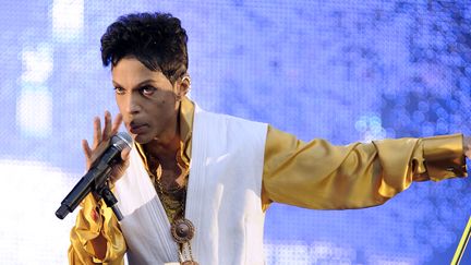 .Le chanteur Prince lors d'un concert au Stade de France, à Saint-Denis (Seine-Saint-Denis), le 30 juin 2011. (BERTRAND GUAY / AFP)