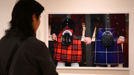 Une photo exposée à Queer Britain, le premier musée LGBTQ+ britannique (6 mai 2022) (DANIEL LEAL / AFP)