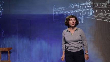 Théâtre : rencontre avec Ariane Ascaride, qui se glisse sur les planches dans la peau de Gisèle Halimi