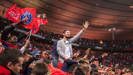 &nbsp; (La joie des supporters parisiens après la victoire © SIPA)