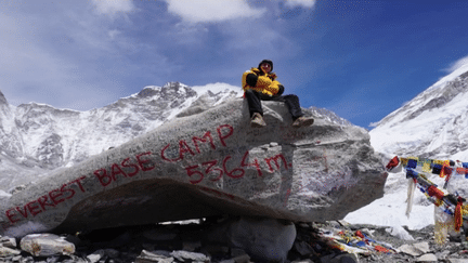 À seulement 21 ans, Lucas Van Hende, un habitant de Wambrechies, dans le Nord, vient de réussir l’exploit de gravir le Lobuche Peak, l’un des sommets de l’Himalaya. Rencontre avec cet alpiniste en herbe. (France 2)