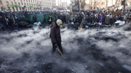 Affrontements entre manifestants et policiers &agrave; Kiev (Ukraine), le 23 janvier 2014. (VASILY FEDOSENKO / REUTERS)