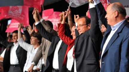 Les candidats à la primaire socialiste lors de l'université du PS à La Rochelle. (Pierre Andrieu/AFP)