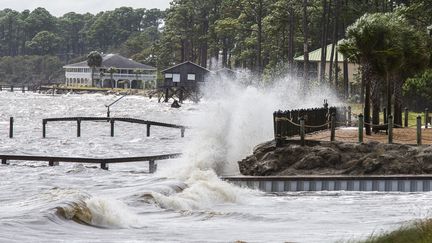 La ville d'Eastpoint, en Floride, balayée par les vents à l'approche de l'ouragan Michael, le 9 octobre 2018.&nbsp; (MARK WALLHEISER / GETTY IMAGES NORTH AMERICA)