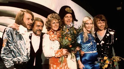 Le 6 Avril 1974, les membres d'ABBA célèbrent leur victoire au concours de l'Eurovision avec leur chanson "Waterloo" (NTB)