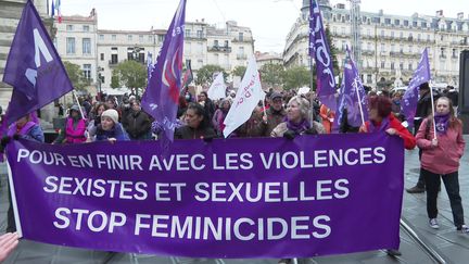 48 heures avant la journée des violences faites aux femmes le lundi 25 novembre, les associations féministes ont manifesté un peu partout dans le pays. À Montpellier, plusieurs centaines de personnes ont rejoint le cortège. (C.Thomaso/FTV)