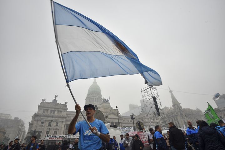 A demonstration against the reforms of Argentine President Javier Milei, in Buenos Aires, June 12, 2024. (GUSTAVO GARELLO / AP)