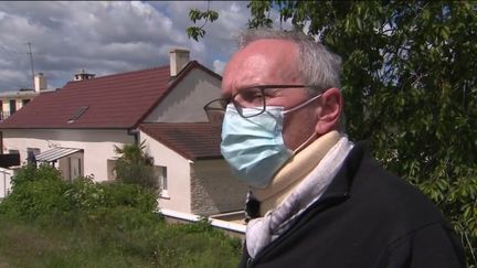 Jean-Claude Girard, maire d'Ouges, commune située près&nbsp;de Dijon (Côte-d'Or), a été agressé dimanche 23 mai. (CAPTURE ECRAN FRANCE 3)