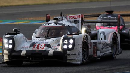 &nbsp; (La Porsche Hybrid N°19 remporte la 83e édition des 24 heures du Mans, mythique course d'endurance automobile © MAXPPP)