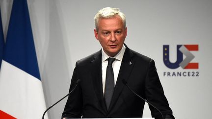 Bruno Le Maire, ministre de l'Economie, lors d'une conférence de presse, à Paris, le 25 février 2022. (ERIC PIERMONT / AFP)