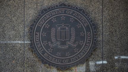 Le logo du FBI à Washington (Etats-Unis), le 3 avril 2019. (ERIC BARADAT / AFP)