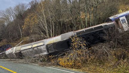 Le déraillement d'un train entre Trondheim et Bodø, en Norvège, le 24 octobre 2024. (JAN KENNETH TRANSETH / NTB)