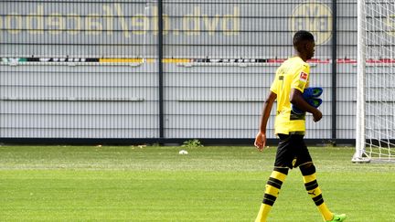 Direction le FC Barcelone pour Ousmane Dembélé (PATRIK STOLLARZ / AFP)